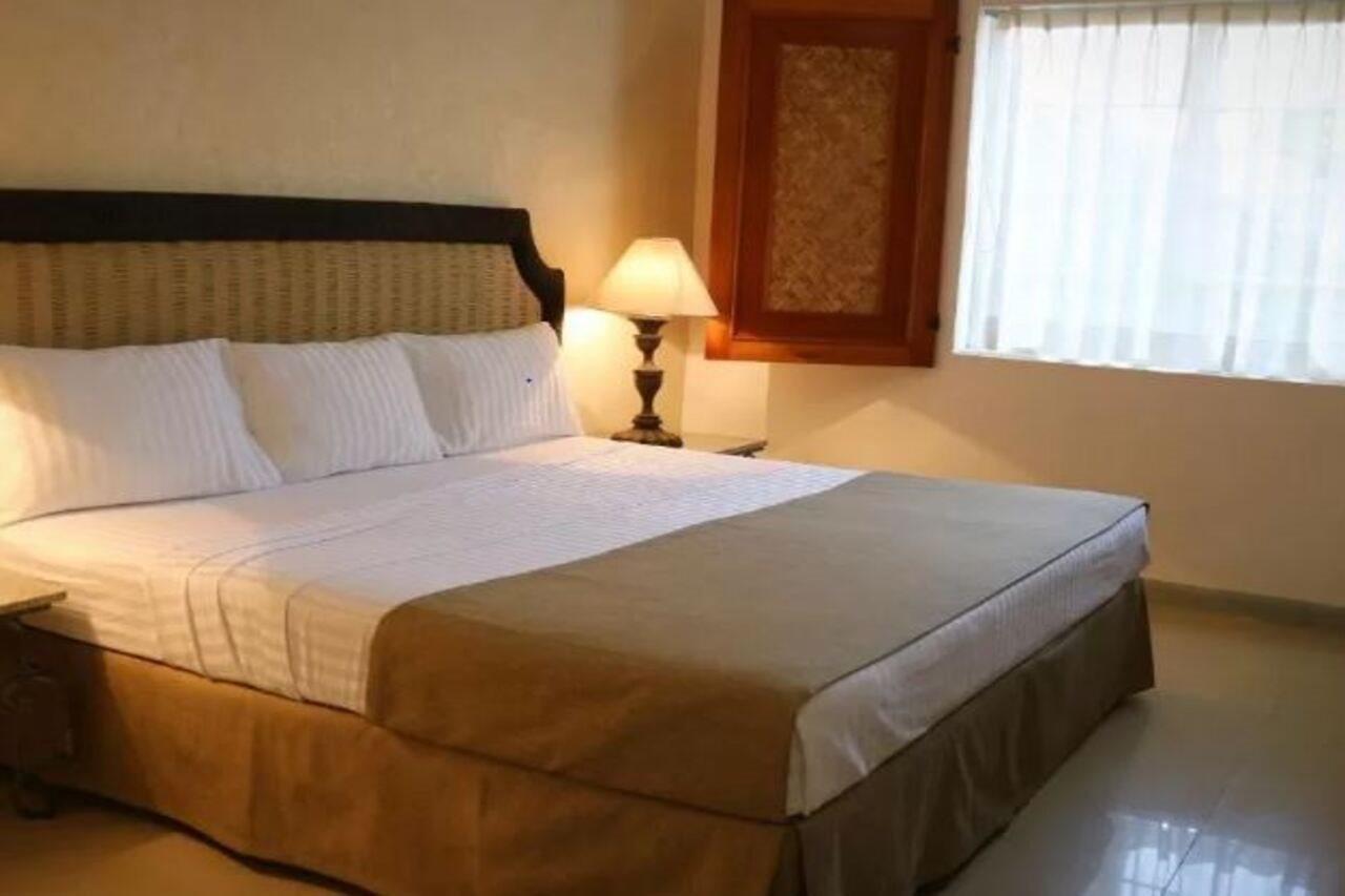 Zar Colima Hotel Buitenkant foto